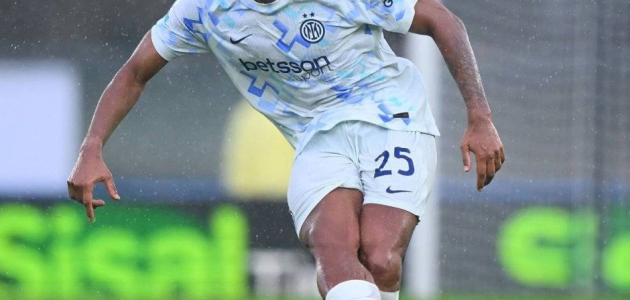 مانويل أكانجي يتحدث عن خيار الشراء مقابل 15 مليون يورو